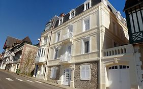 Holiday Home Villa Lutece
